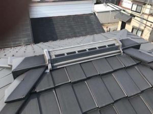こちらは屋根板金。屋根板金の劣化は雨漏りにつながりますので、定期的に点検することをおすすめいたします。