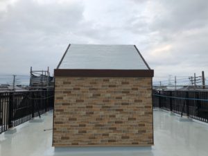 金属サイディング張り、屋上防水改修工事が完了しました。