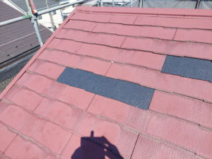 屋根、新規瓦材設置。
