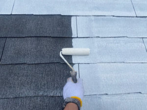 屋根、下塗り２回目です。
