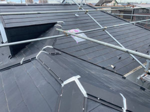 屋根棟板金、シーリング貼り替え完了。